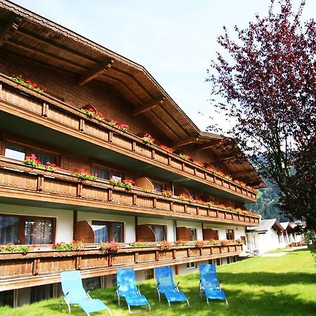 First Mountain Hotel Zillertal Aschau Im Zillertal Bagian luar foto