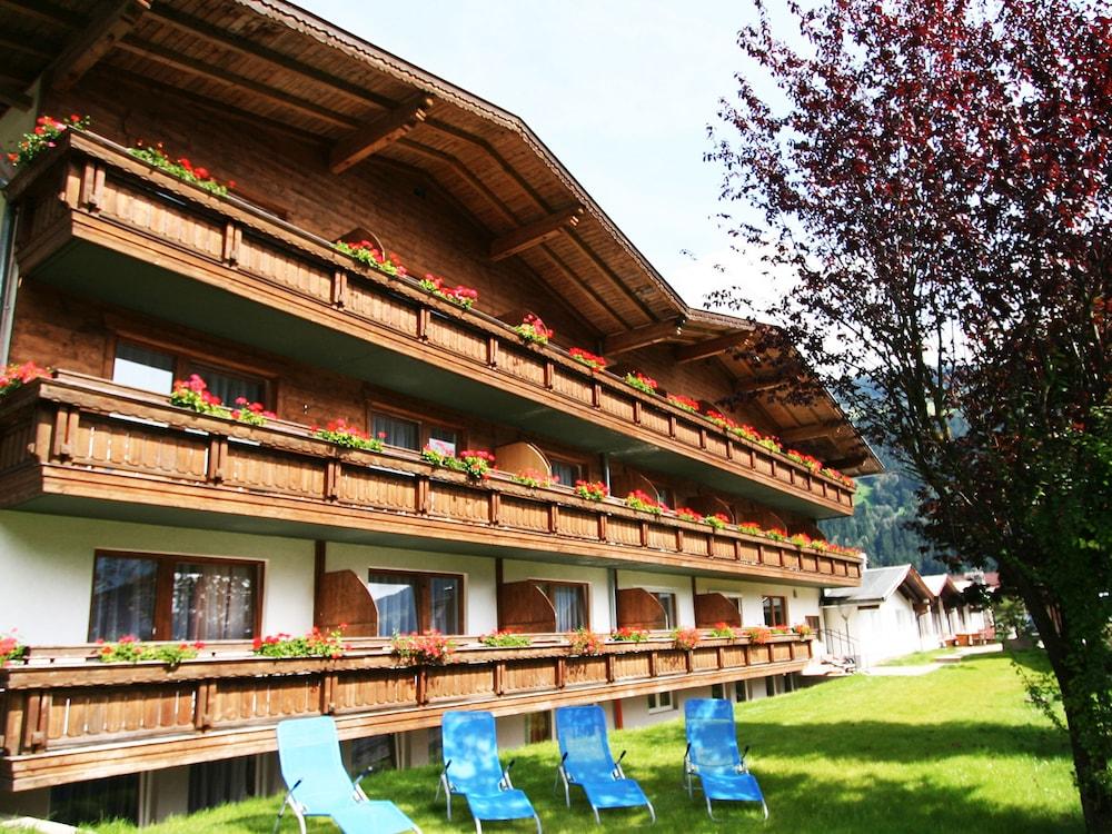 First Mountain Hotel Zillertal Aschau Im Zillertal Bagian luar foto
