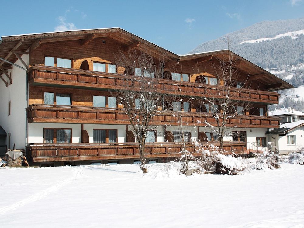First Mountain Hotel Zillertal Aschau Im Zillertal Bagian luar foto