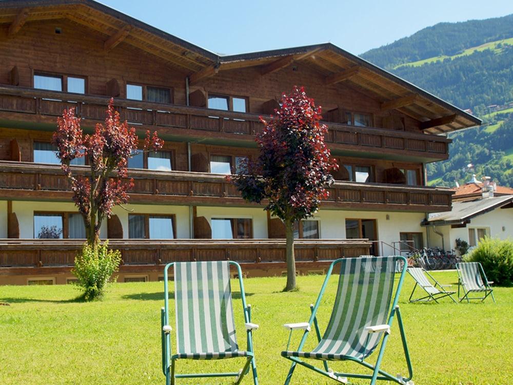 First Mountain Hotel Zillertal Aschau Im Zillertal Bagian luar foto
