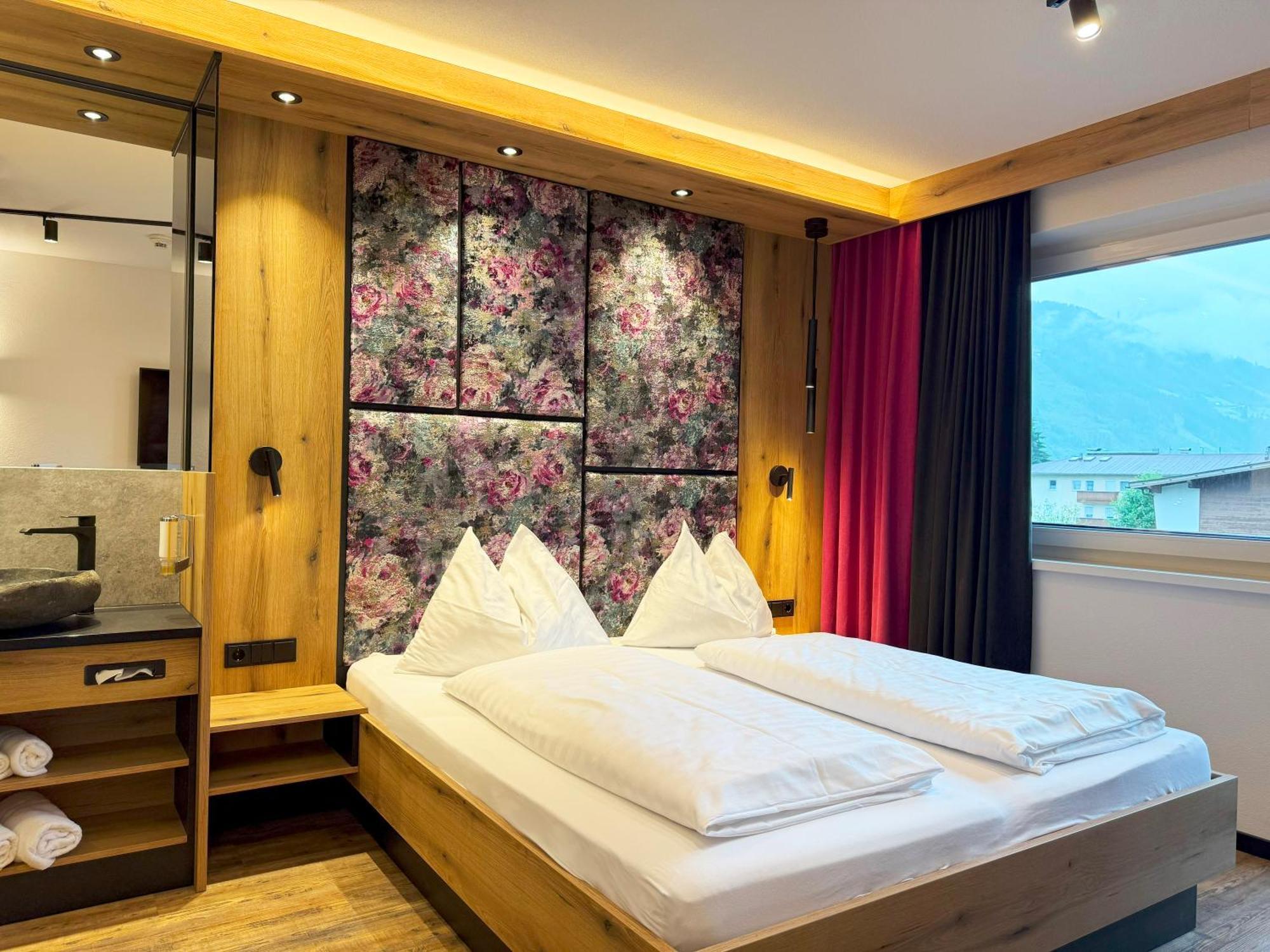 First Mountain Hotel Zillertal Aschau Im Zillertal Bagian luar foto
